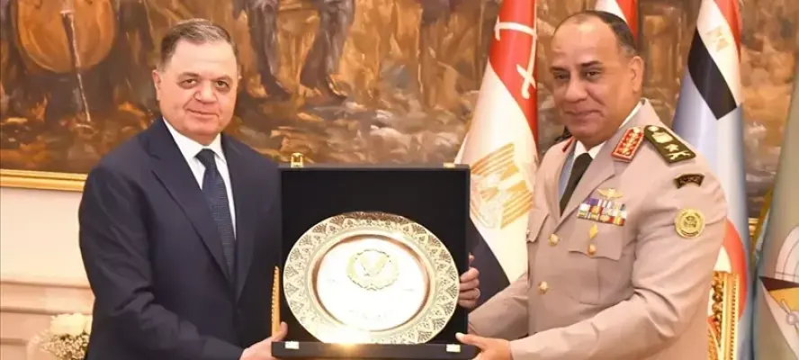 وزير الدفاع يستقبل نظيره بالداخلية ووفد من قيادات الشرطة