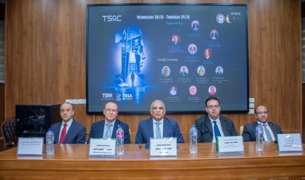 رئيس جامعة طنطا يفتتح النسخة الأولى من المؤتمر الطلابي للبحث العلمي بكلية الطب