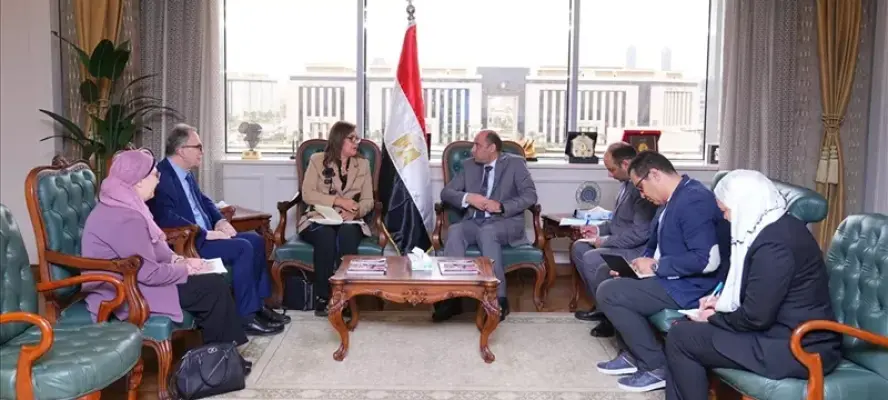 وزير العمل يلتقي رئيس الجامعة الأمريكية بالقاهرة للتعاون في تدريب وتوظيف ذوي الهمم