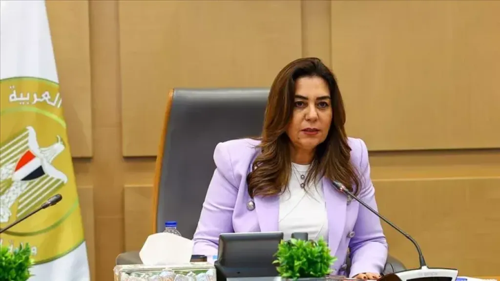 منال عوض تعقد اجتماعا تنسيقيا لمتابعة آخر مستجدات مشاركة مصر في قمة المناخ بتركيا