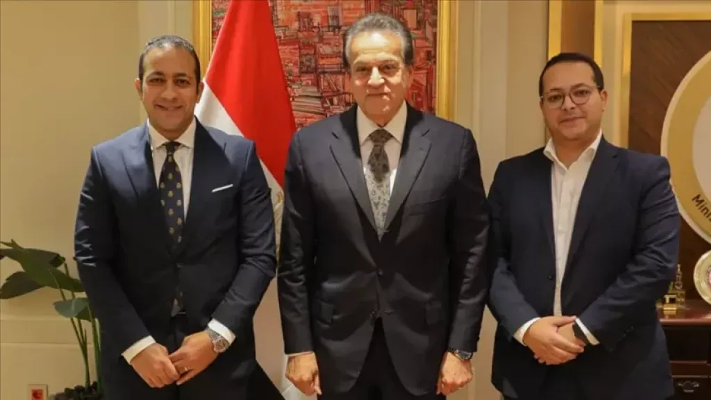وزير الصحة يبحث مع الشريك المعتمد لـ”سامسونج” توطين صناعة أجهزة السونار وتصديرها لأفريقيا