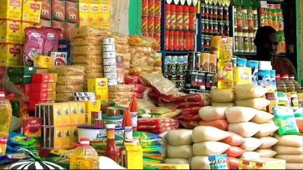 هل يحتاج المواطن لتخزين السلع الغذائية قبل رمضان؟ رئيس لجنة التموين يوضح