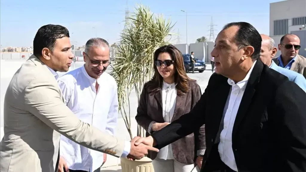 رئيس الوزراء يبدأ زيارته لمحافظة السويس لافتتاح عدد من المشروعات الخدمية والتنموية