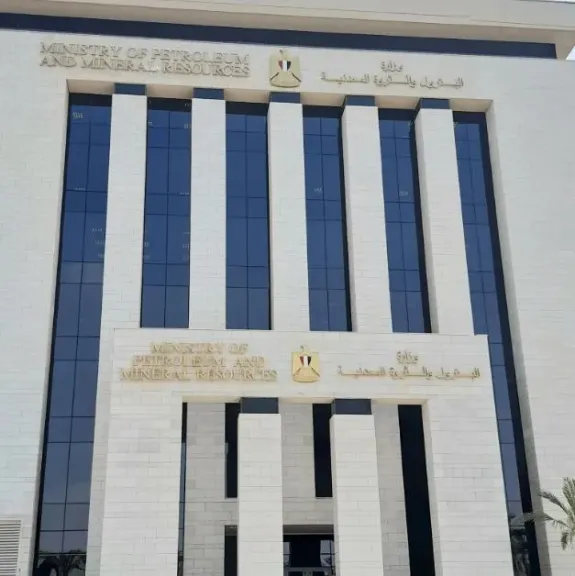 تبدأ التشغيل التجريبي غدا.. البترول: منظومة إلكترونية لإحكام الرقابة على توزيع المنتجات البترولية